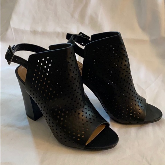 Black Sandals - Picture 1 of 4
